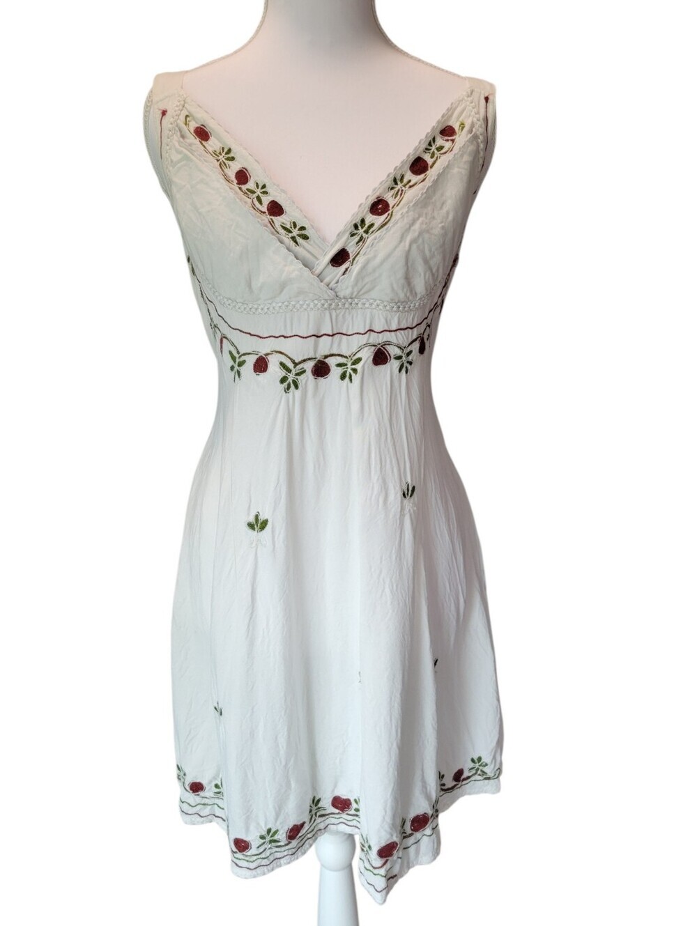 Vintage Just Cruising White Tie Back V-neck Embroidered Dress - Picture 2 of 12